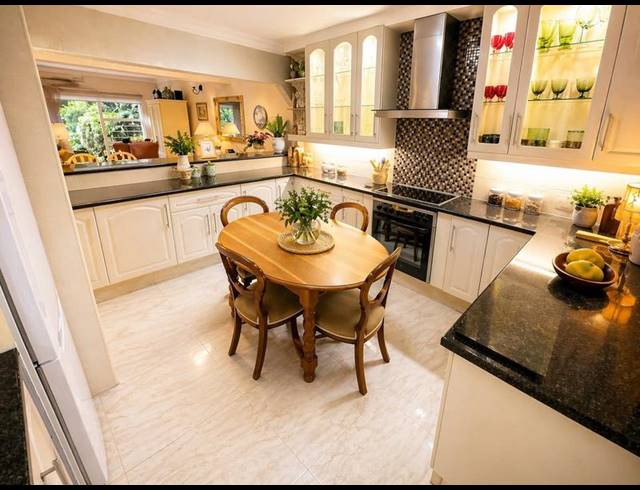 3 BEDROOM TOWNHOUSE FOR SALE IN MULBARTON